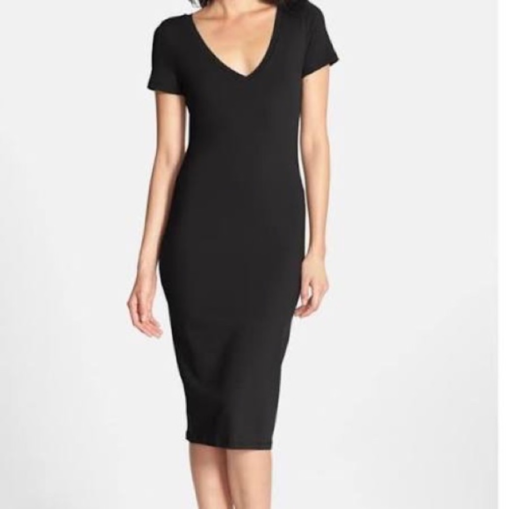 Leith Black Short Sleeve V-Neck Stretch Midi Dress